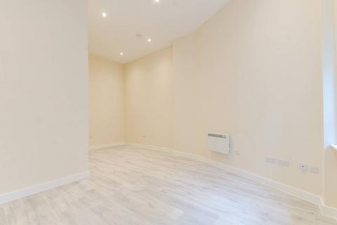 Studio to rent, Brixton Road, Brixton, London, SW9