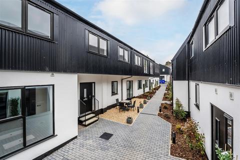 2 bedroom duplex to rent, Vincent Walk, Dorking