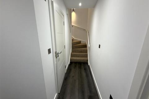 2 bedroom duplex to rent, Vincent Walk, Dorking