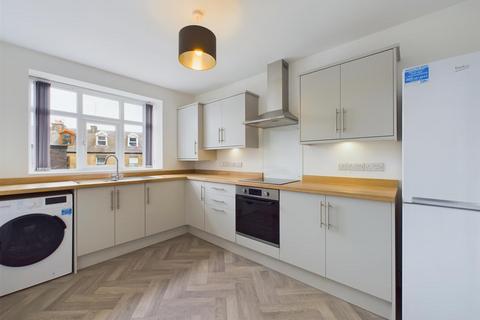2 bedroom flat for sale, Scarsdale Place, Buxton