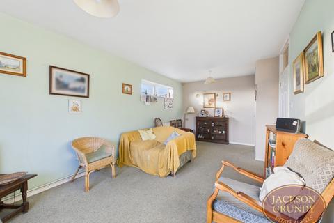 2 bedroom bungalow for sale, Parkfield Road, Long Buckby, NN6 7QJ