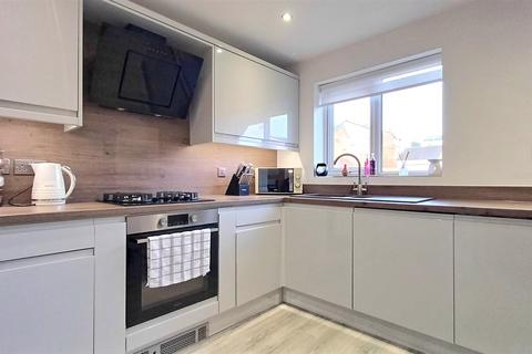 2 bedroom semi-detached house to rent, Yarwell Drive, Maltby, Rotherham