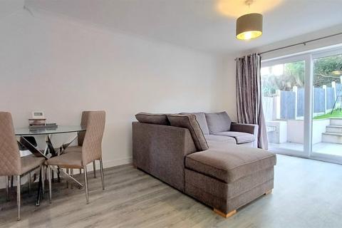 2 bedroom semi-detached house to rent, Yarwell Drive, Maltby, Rotherham