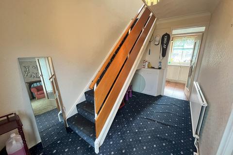 4 bedroom semi-detached house to rent, Priscilla Close, Norwich NR5