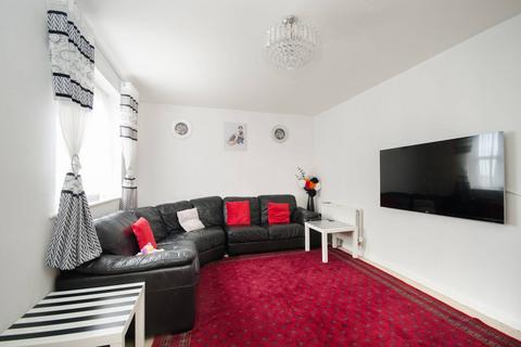2 bedroom flat for sale, Stanley Road, South Harrow, Harrow, HA2