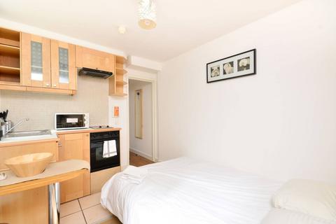 Studio to rent, Fairholme Road, West Kensington, London, W14