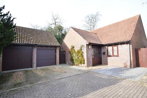 2 bedroom bungalow for sale, Mayfield, Rowledge, Farnham, Surrey, GU10