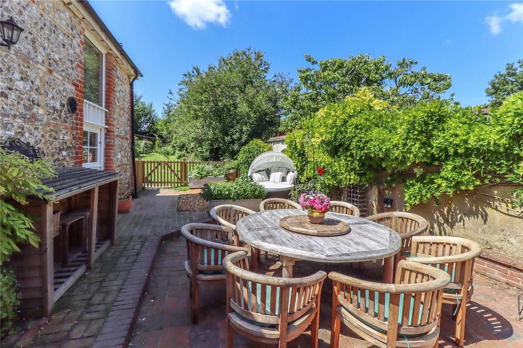 Alfresco Dining