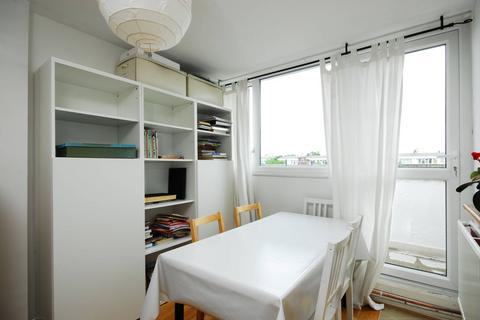 2 bedroom flat to rent, Tregunter Road, Kensington, London, SW10