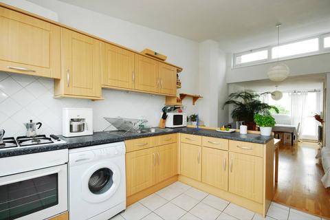 2 bedroom flat to rent, Tregunter Road, Kensington, London, SW10