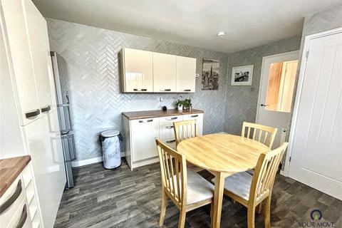 3 bedroom semi-detached house to rent, Burgage Drive, Highland IV19