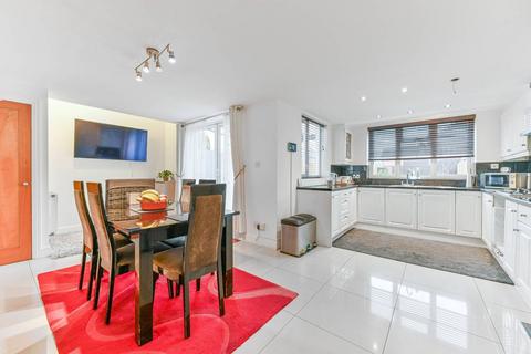 3 bedroom semi-detached house to rent, Oldfields Road, Sutton, SM1