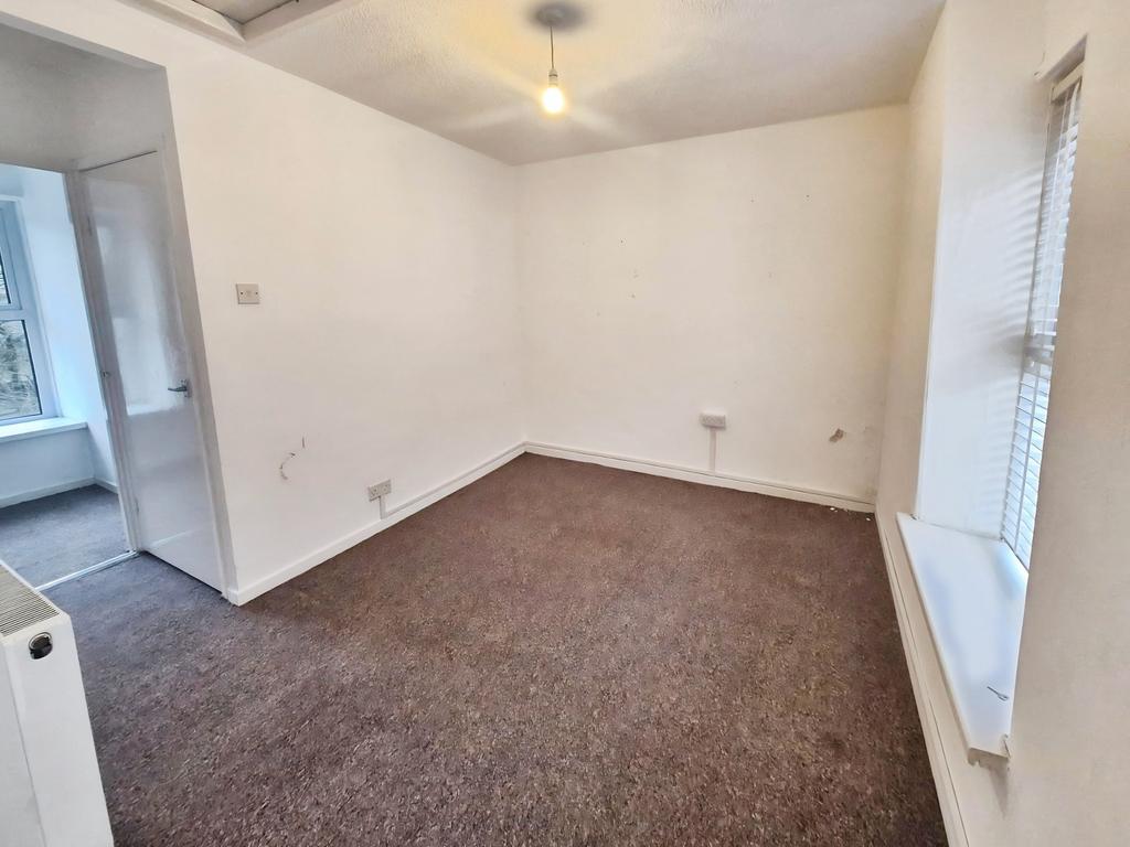 4d934314-bedroom