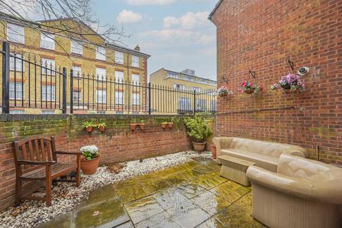 1 bedroom terraced house to rent, Tiller Road, Isle Of Dogs, London, E14