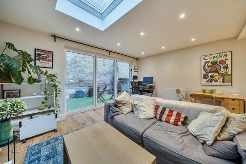 2 bedroom flat for sale, Strathleven Road, Brixton, London, SW2