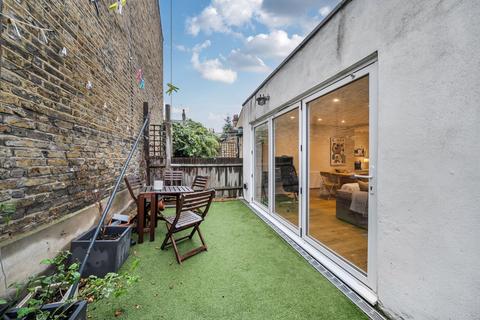 2 bedroom flat for sale, Strathleven Road, Brixton, London, SW2