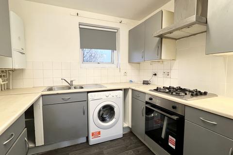 2 bedroom flat to rent, Washbourne Court, Edmonton, N9