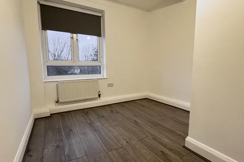 2 bedroom flat to rent, Washbourne Court, Edmonton, N9