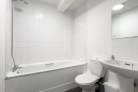 2 bedroom flat to rent, Washbourne Court, Edmonton, N9