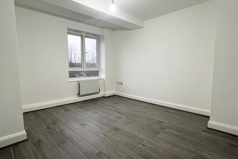 2 bedroom flat to rent, Washbourne Court, Edmonton, N9