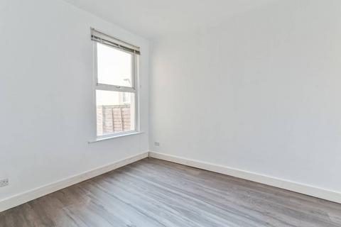 3 bedroom terraced house to rent, Clinton Road, N15, Harringay, London, N15