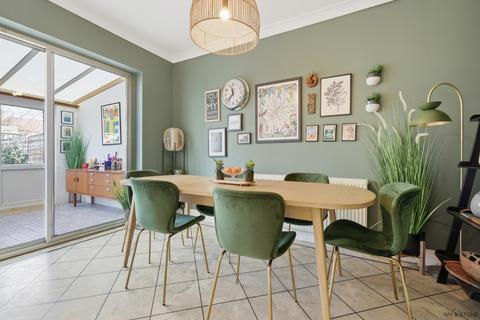 undefined, Eddy Close, Romford, Greater London, RM7 9HS
