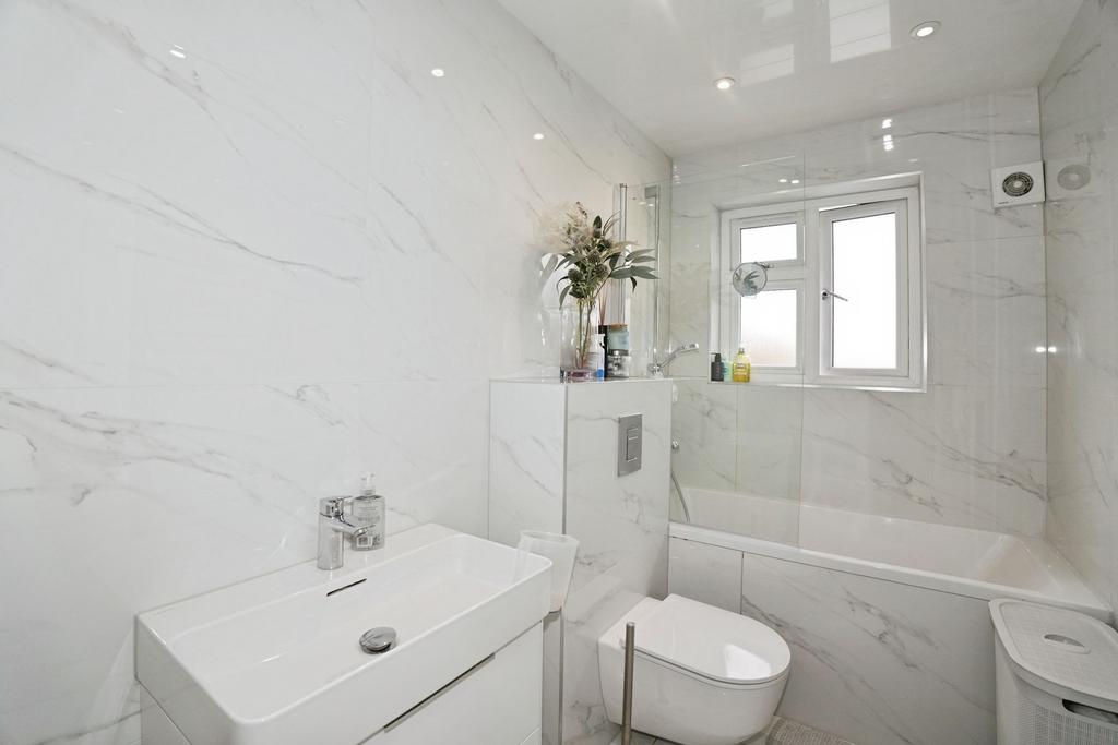 First Floor Bathroom/WC