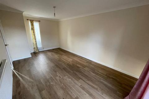 3 bedroom property to rent, Dayrell Square, Northampton NN4