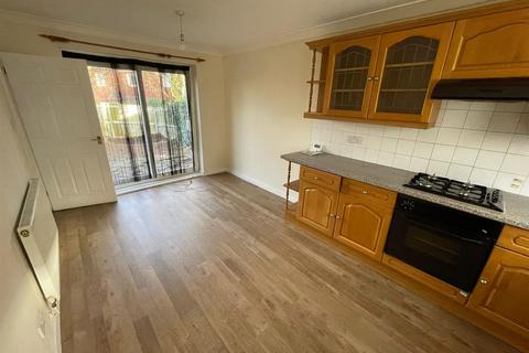 3 bedroom property to rent, Dayrell Square, Northampton NN4