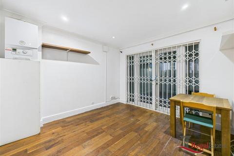 2 bedroom flat to rent, West Ella Road, London, NW10