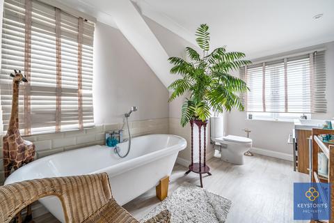 undefined, Lodge Lane, Romford, RM5