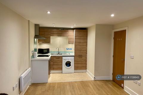 1 bedroom flat to rent, Church Street, Epsom, KT17