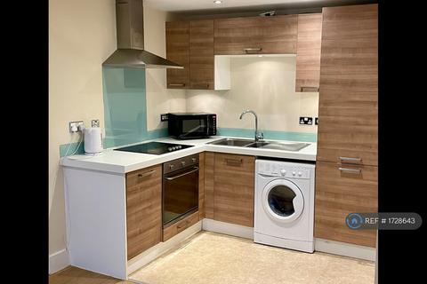 1 bedroom flat to rent, Church Street, Epsom, KT17