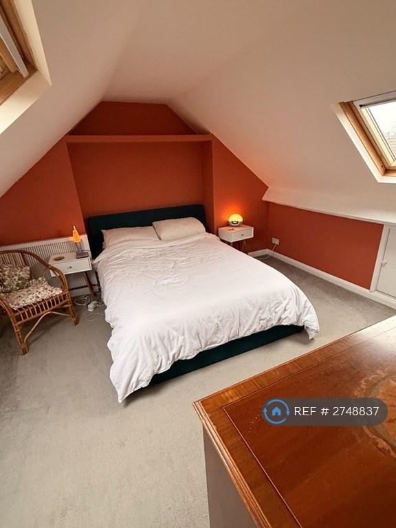 Master Bedroom (Second Floor)