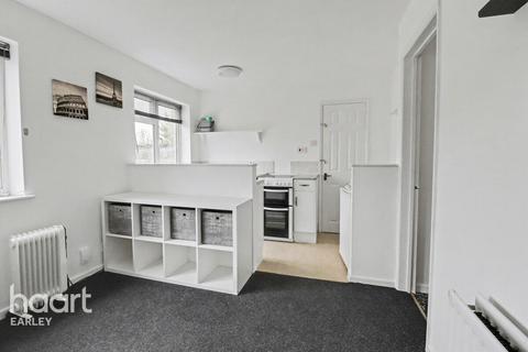 1 bedroom semi-detached house to rent, Lyme Grove, READING