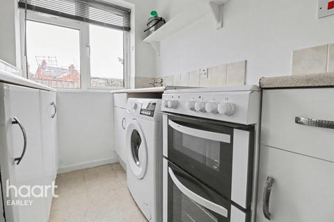 1 bedroom semi-detached house to rent, Lyme Grove, READING
