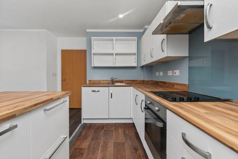 2 bedroom flat to rent, Louisiana Drive, Great Sankey, WA5