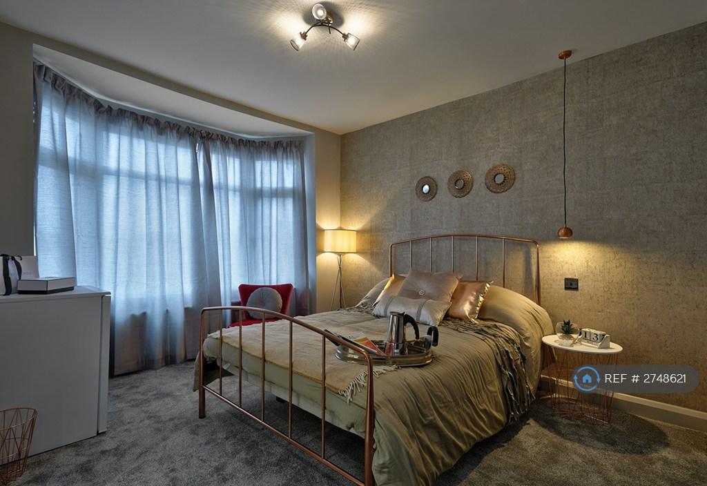 Ensuite 2