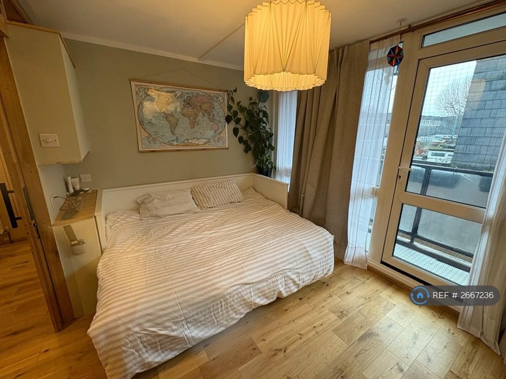 Living Room/ 2nd Bedroom