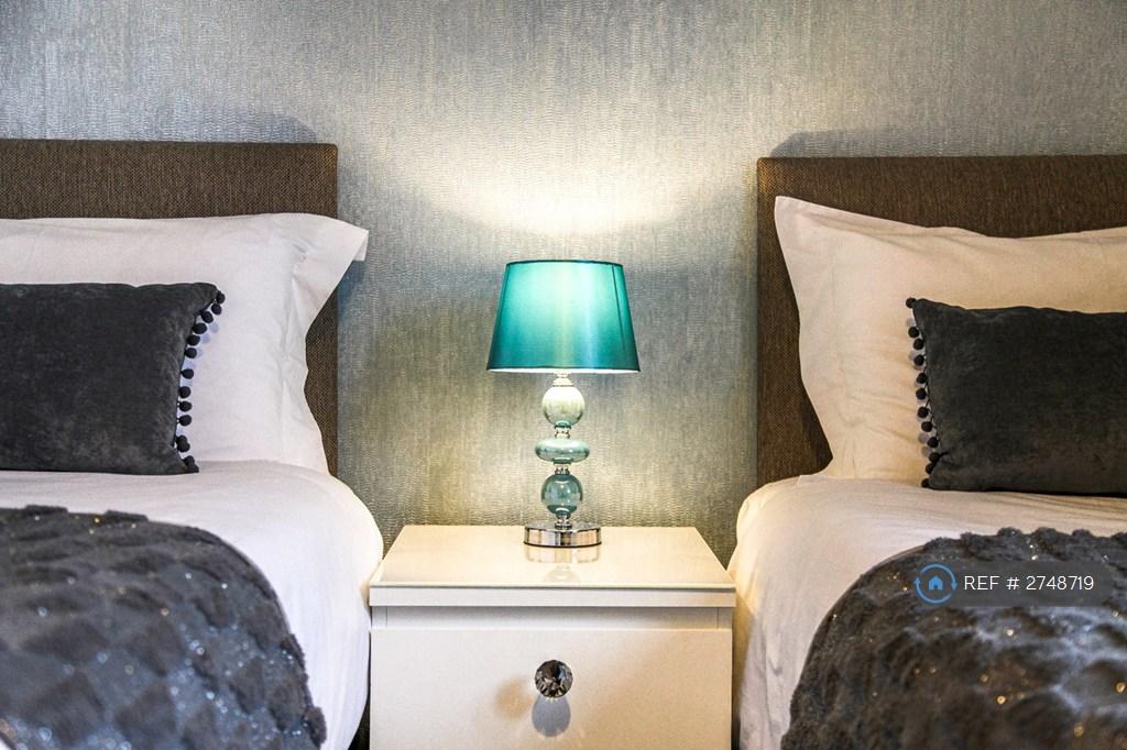 Third Bed (Twins)