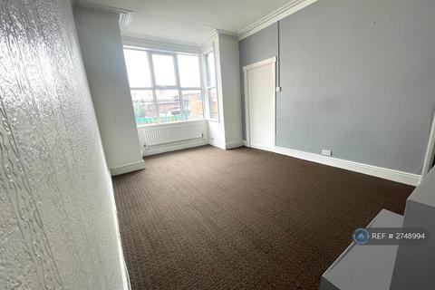 2 bedroom terraced house to rent, Colwyn Road, Leeds, LS11