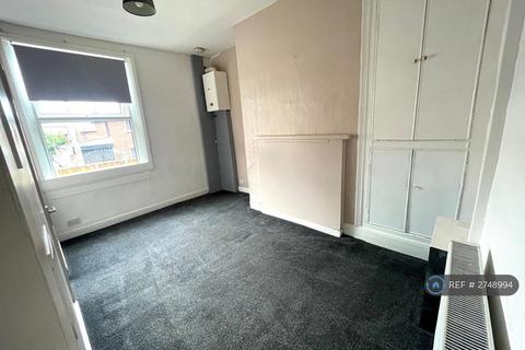 2 bedroom terraced house to rent, Colwyn Road, Leeds, LS11