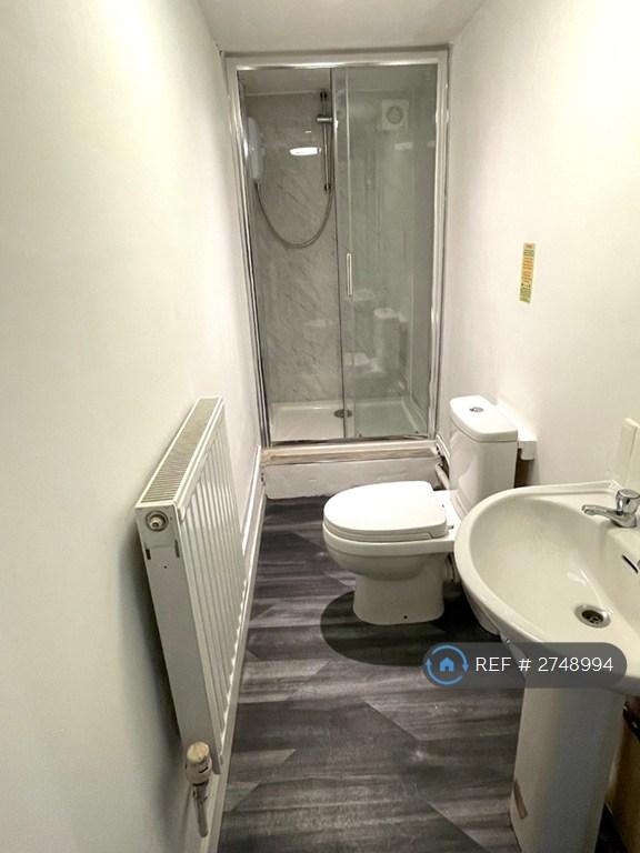 En-Suite 2