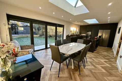 4 bedroom detached house for sale, Grange Road, Billericay CM11