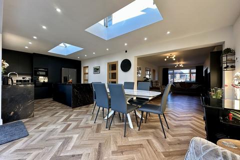 4 bedroom detached house for sale, Grange Road, Billericay CM11
