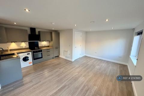 1 bedroom flat to rent, West End Court, Leeds, LS11