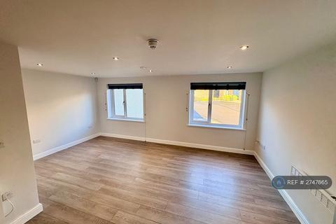 1 bedroom flat to rent, West End Court, Leeds, LS11