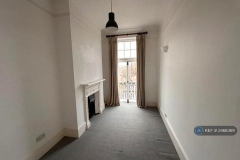 3 bedroom flat to rent, Glyn Mansions, London, W14