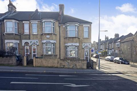 4 bedroom end of terrace house for sale, Forest Road, London, E17