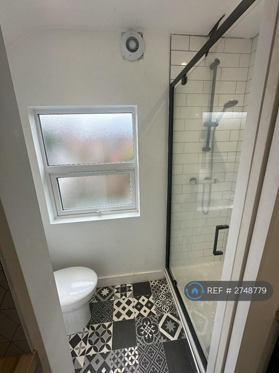 Room 3 En-Suite